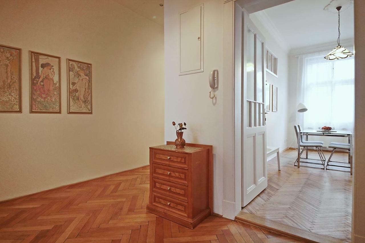 Apartment In The Heart Of Prag Eksteriør billede