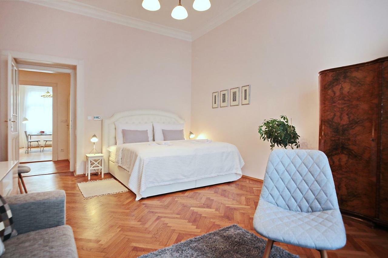 Apartment In The Heart Of Prag Eksteriør billede